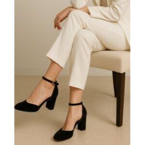 Lulus Size 8.5 Velvet Chunky Heel Ankle Strap Shoes Black Gold Detail